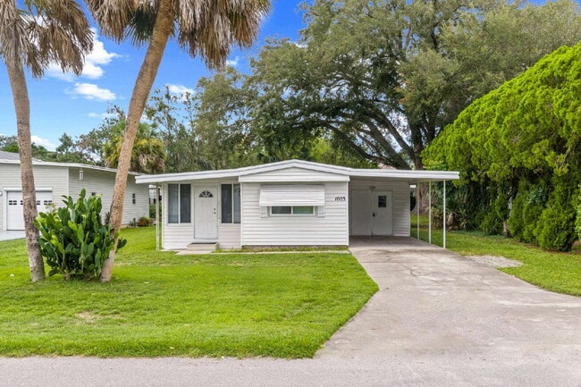 Building Photo - Affordable, Updated 2BR 1BA in The Villages!