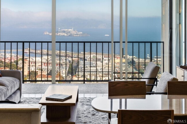 Photo - 999 Green St