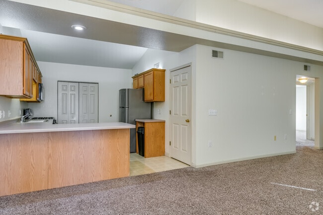 3BR, 2BA - 1,445SF