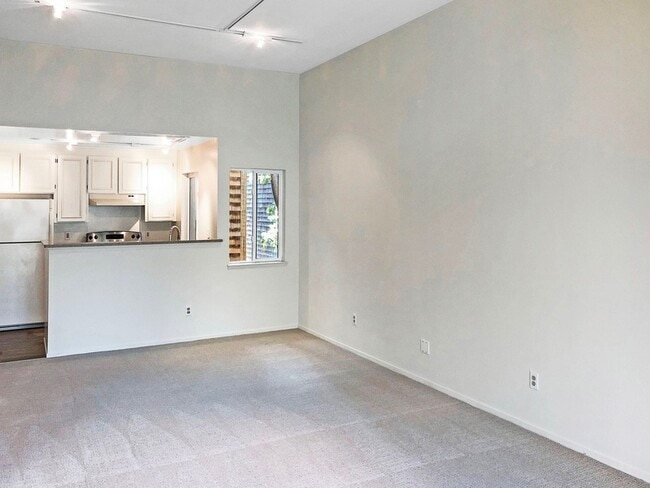Photo - 532 Seaver Dr