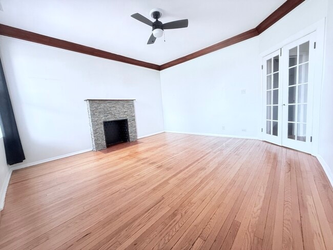 Photo - 1509 E 65th St