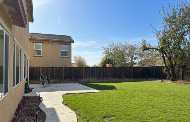 Photo - 5608 Monaghan Way