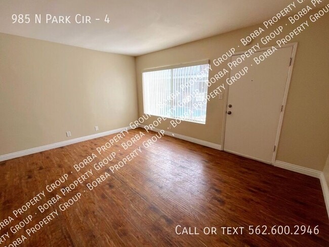 Photo - 985 N Pk Cir Unit 4