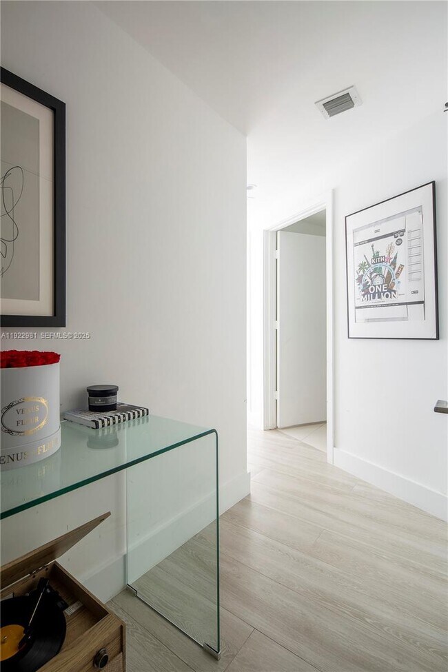 Photo - 121 NE 34th St Unit 2701