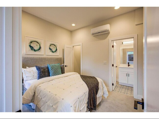 Photo - Available Now -  Unbelievable 2 Bed with R...
