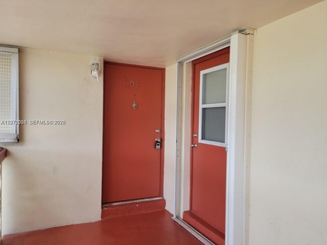 Photo - 4730 NW 10th Ct Unit 302