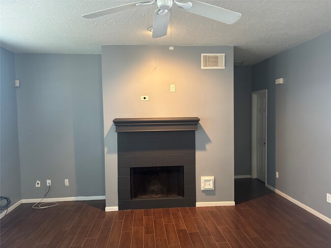 Photo - 4019 Mission Valley Dr