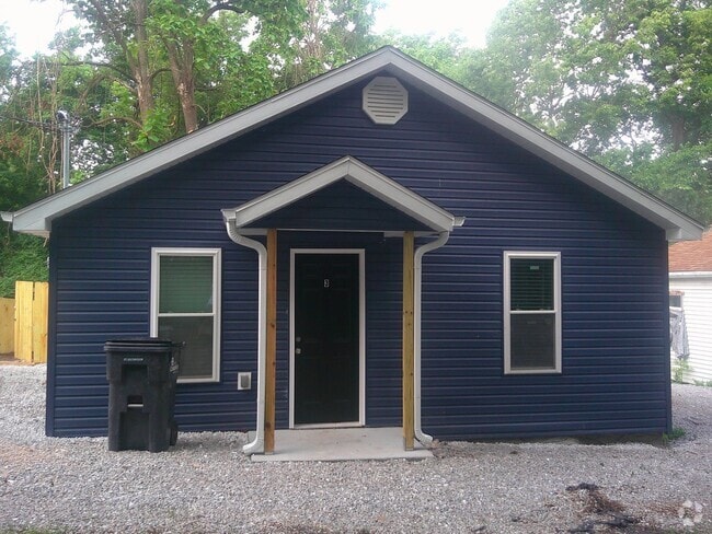 Building Photo - Amazing 2 Bed 1 Bath House