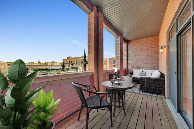 Photo - 1843 W North Ave Unit 3W