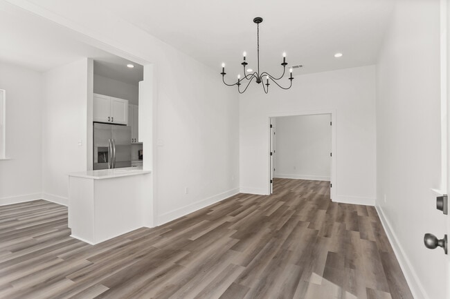 Photo - 2533 Amelia St