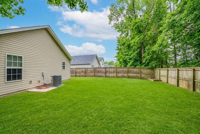 Photo - Charming 3BR Home/ Fenced Yard Convenient & Comfortable Living