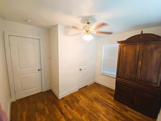 Building Photo - 3603 E Lockwood Dr