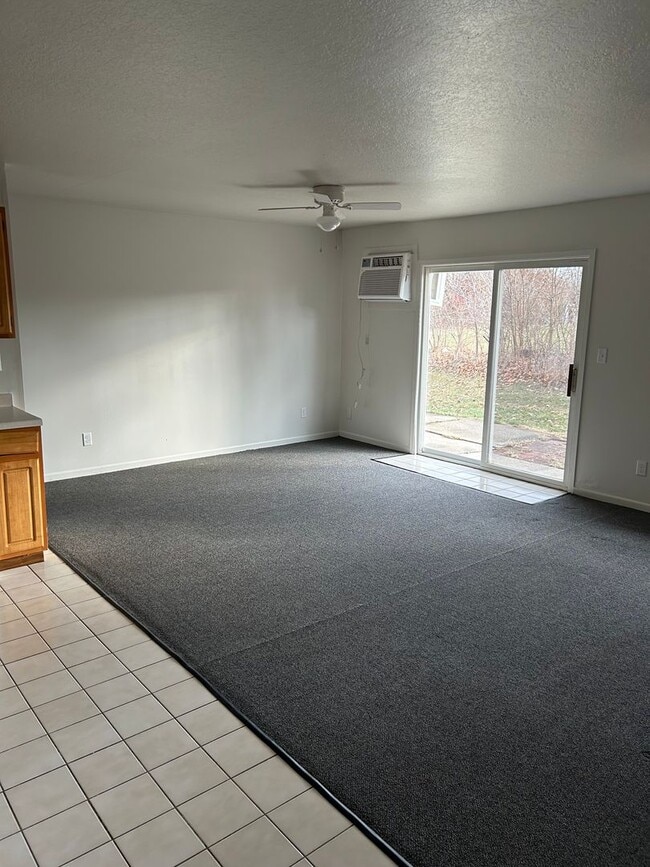 Photo - 3 Bedroom, Single-story Townhomes for rent... Unit 603 S. Union