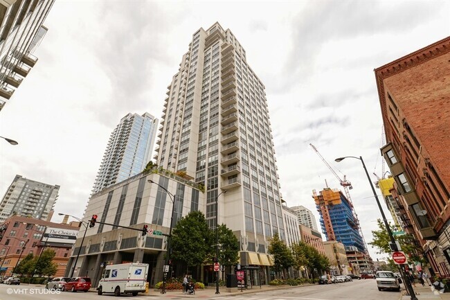 Building Photo - 200 W Grand Ave Unit 1301 Rental