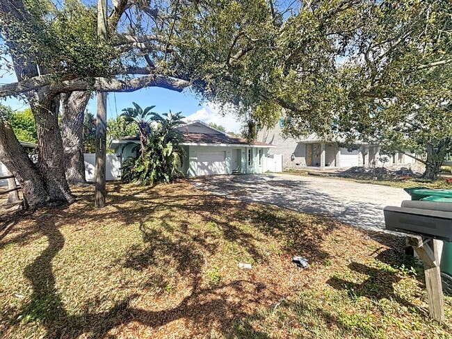 Photo - 10597 101st Ave