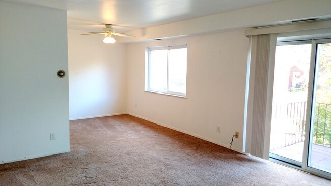 Photo - 129 Baywood Ave Unidad Building 1 -  2B