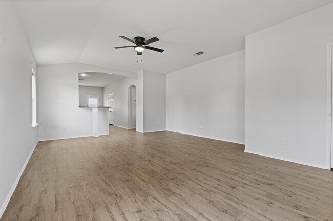 Photo - 5800 Maciver Dr