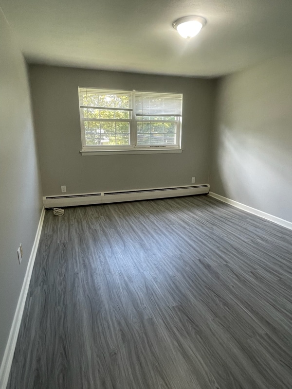 Photo - 1570 Willard Ave