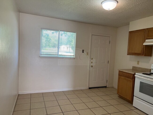 Photo - 1504 Indian Trail