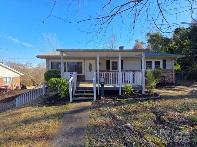 Photo - 92 Lawndale Ave SE