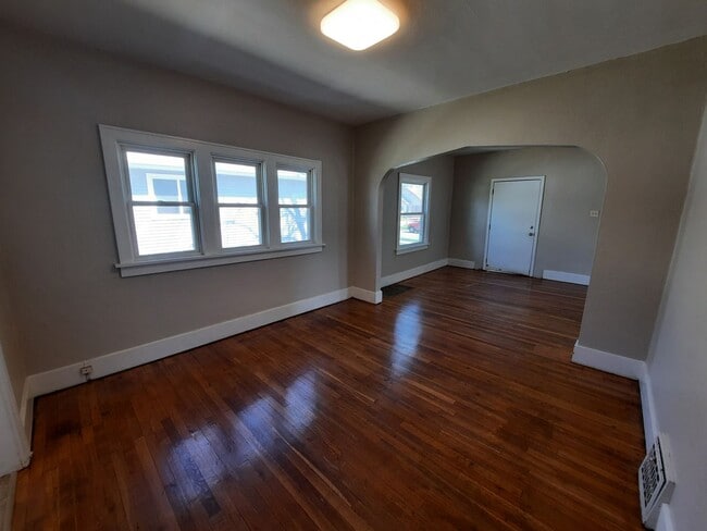 Photo - Pet Friendly Home with Fenced Back Yard and Hardwood Floors!