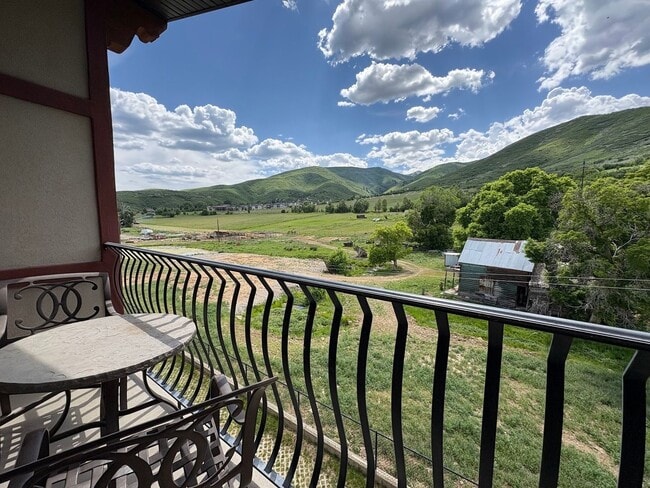 Building Photo - 840 Bigler Ln