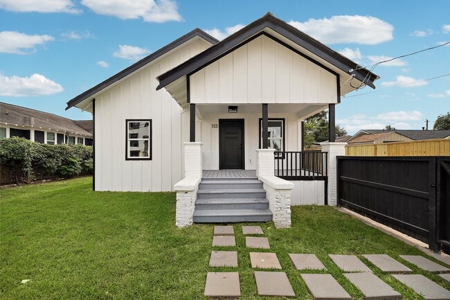 Photo - 113 Delmar St