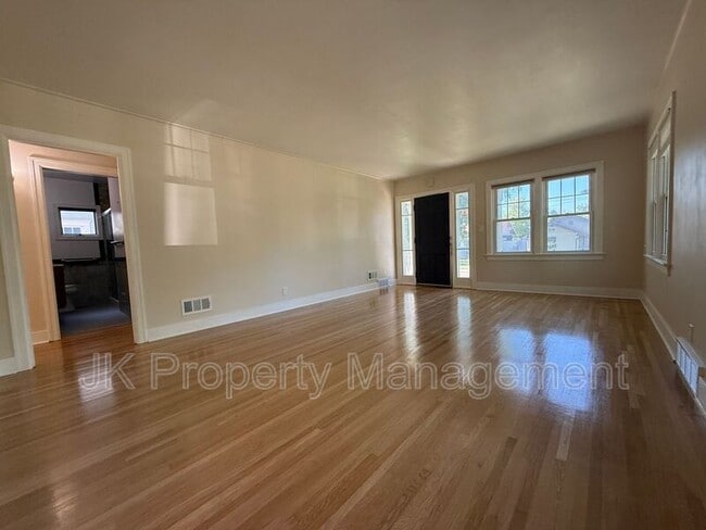 Photo - 2726 1st Ave N