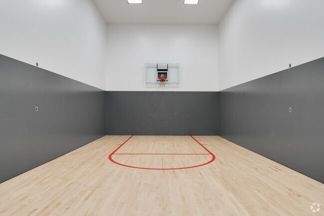 Basketball Court - Landmark at Tanasbourne