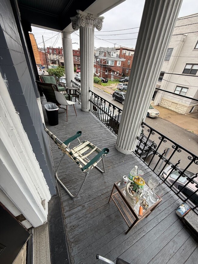 Building Photo - 3441 Ward St Unit 3441-3