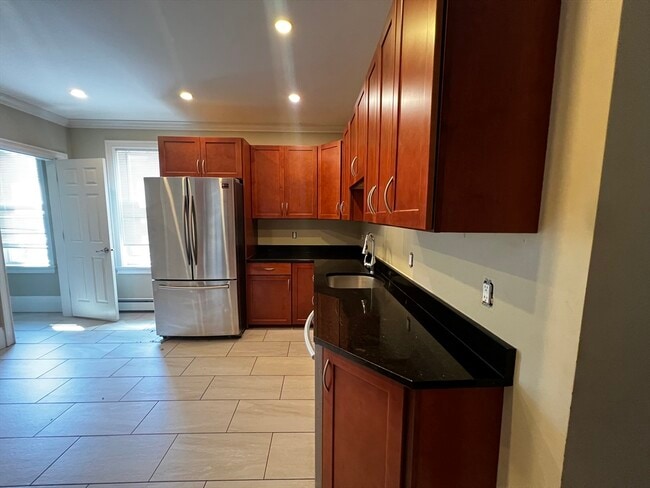 Building Photo - 66 Proctor Ave Unit 3 Rental