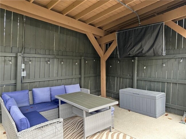 Photo - 128 Woodberry Ct