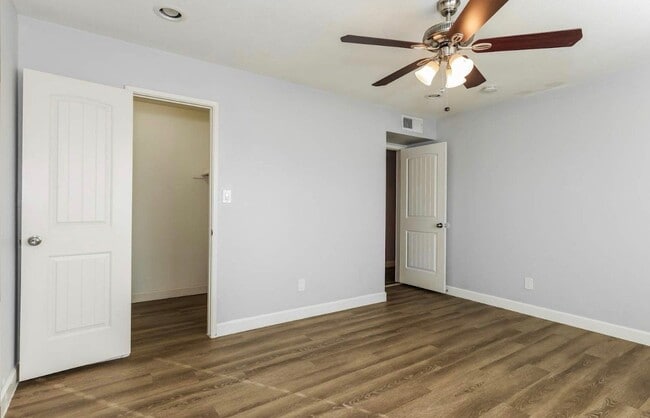 Photo - 6103 S Parkside Dr