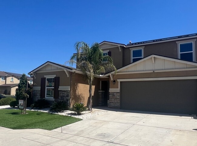Photo - five bedrooms and three and a half bathrooms home in Fresno, CA
