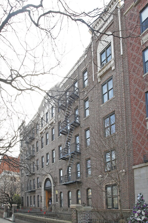 1040 Bushwick Ave - 1040  Bushwick Ave Apartments