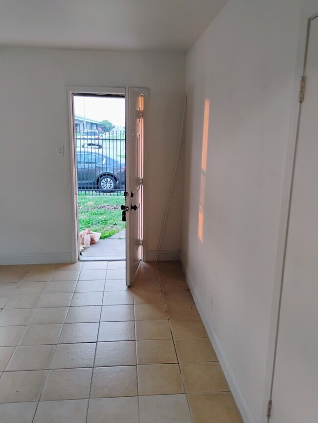 Photo - 3002 Market St Unidad 2