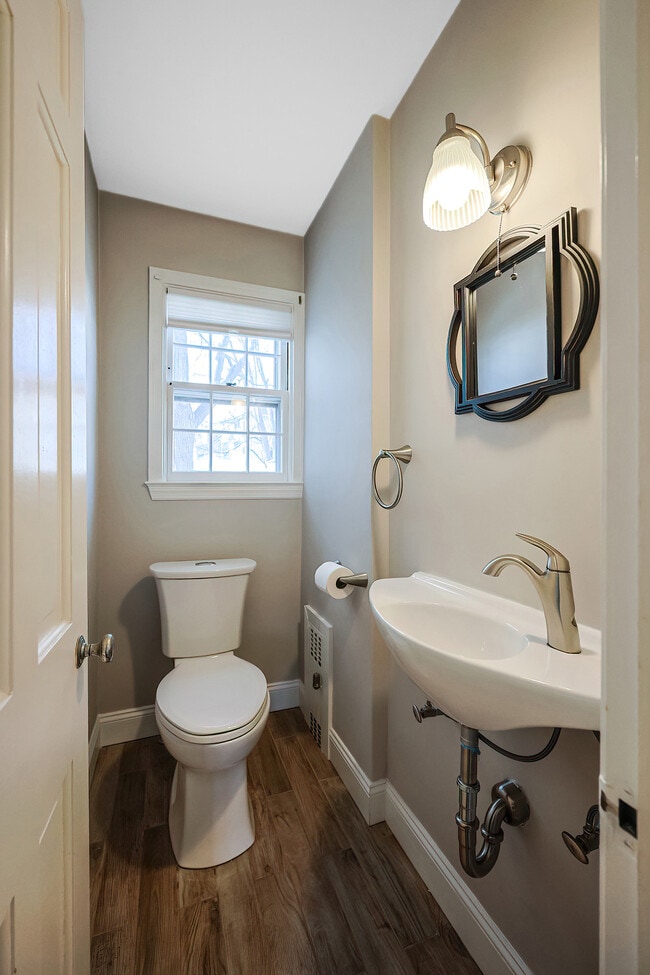 Photo - 11 Acadia St