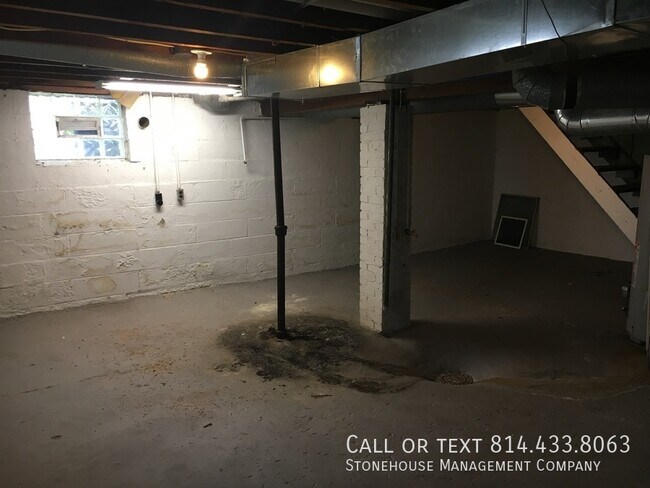 Photo - 1404 E 8th St Unit 2