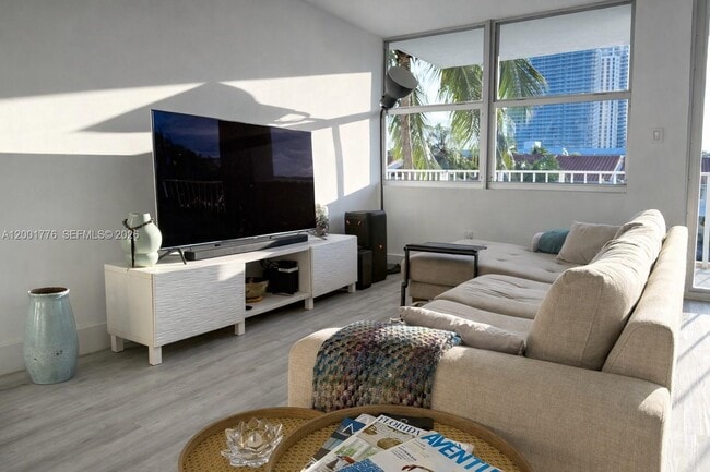 Photo - 16565 NE 26th Ave Unit 3C