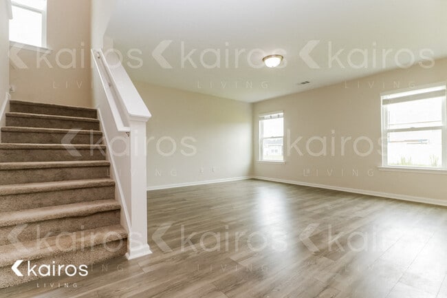 Photo - 22 Red Oak Dr.