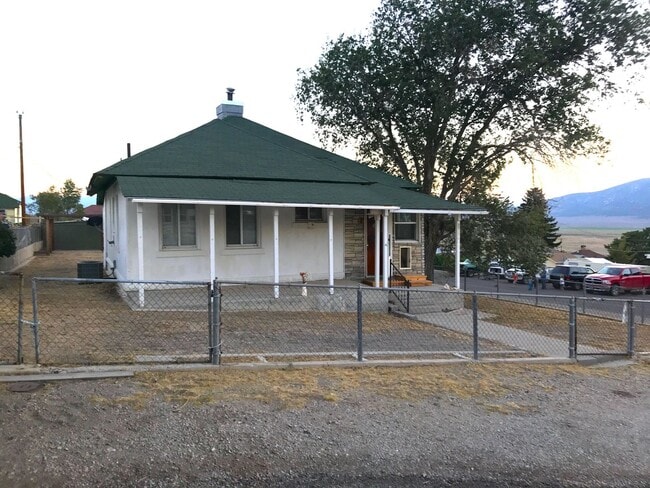 Building Photo - 3 Bedroom in McGill with basement  and Cov...