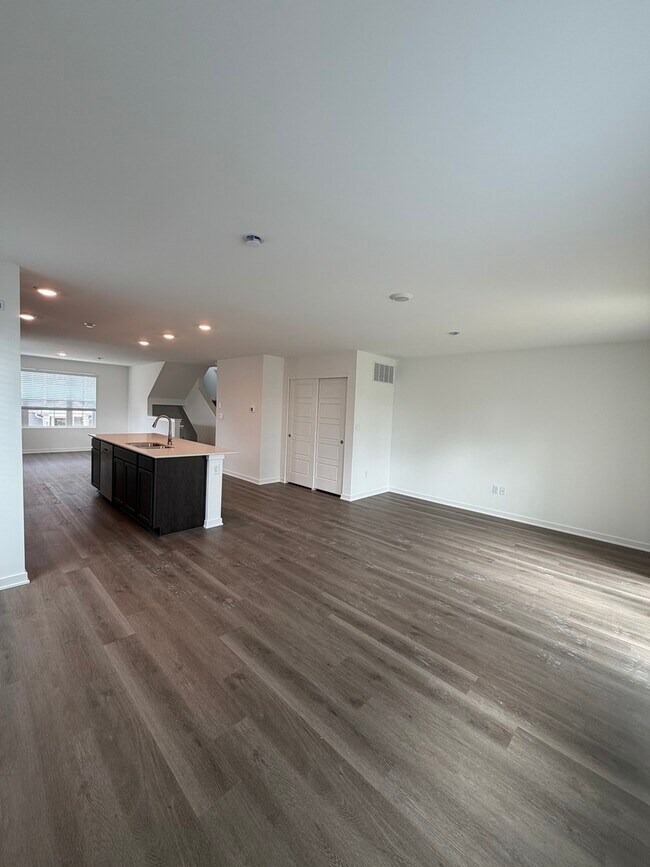 Photo - 6550 Linden Trl