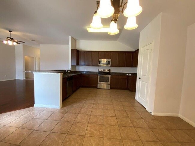 Photo - 1527 Woodlands Dr