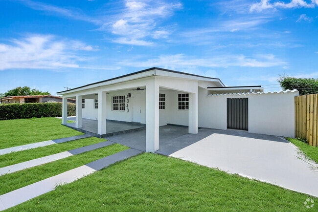 Building Photo - 4040 SW 108th Ave Rental