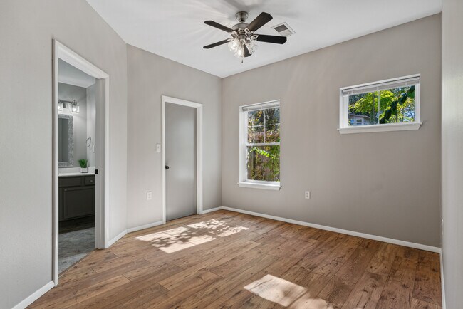 Photo - Parkway Townhouses