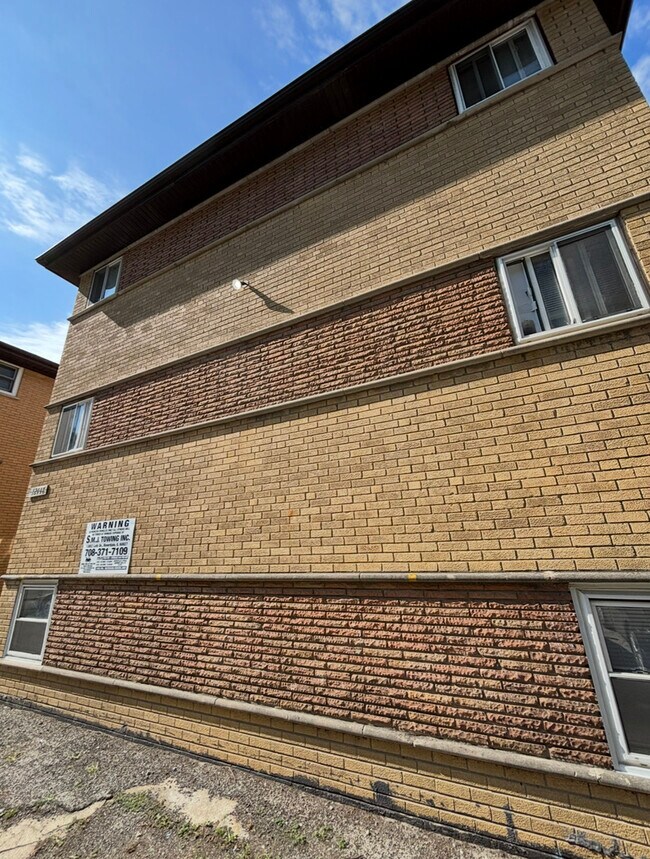 Building Photo - 12448 Fairview Ave