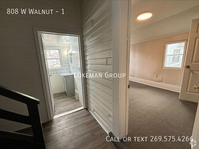 Building Photo - 808 W Walnut-1 Unit 1 Rental