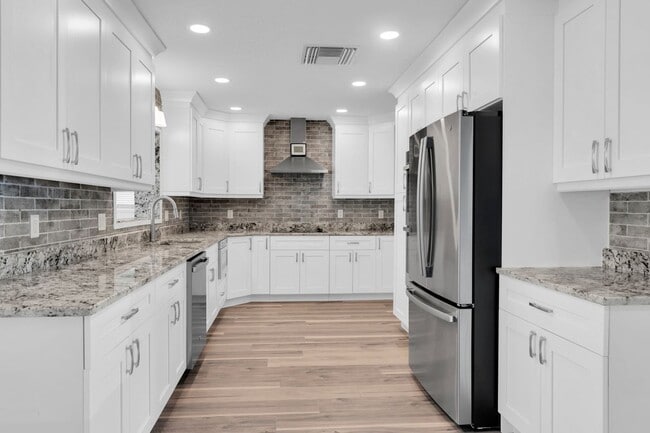 Photo - 4000 49th Ave S