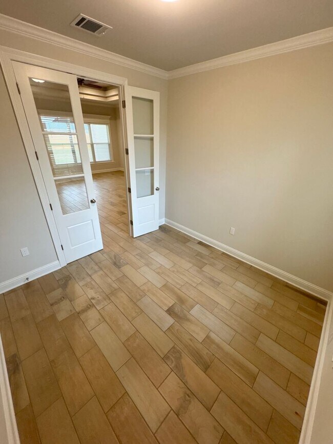 Photo - Legacy Neighborhood!