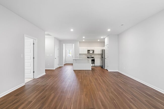 Photo - 3 Bedroom Triplex in Smithfield!